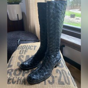 Fancaltti HAND MADE weaved leather black tall boots - CHIC!